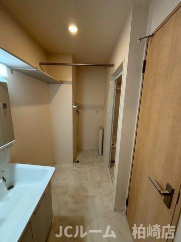 柏崎市松美１丁目のアパートの洗面所