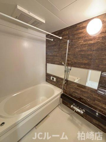 柏崎市松美１丁目のアパートの浴室
