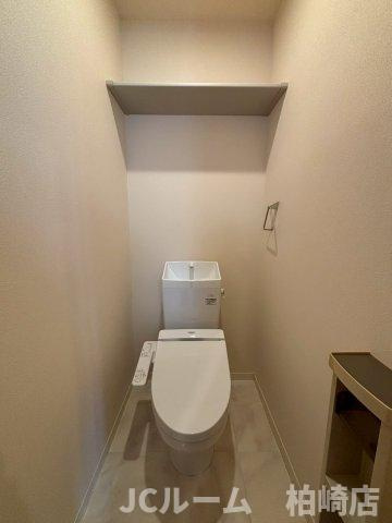 柏崎市松美１丁目のアパートのトイレ