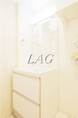 【洗面所】 | グランドソレーユ西新井 | 独立洗面台です。