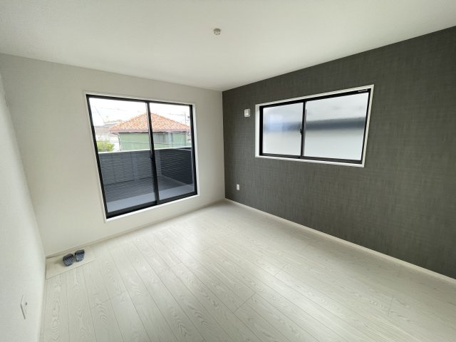 KIS中村区井深町1期｜名古屋市の戸建ならホームアップの洋室|【売主施工例】２面採光の日当りの良い洋室