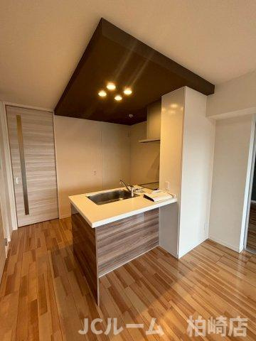 柏崎市松美１丁目のアパートのキッチン