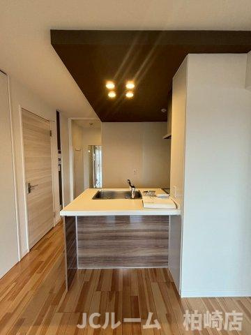 柏崎市松美１丁目のアパートのキッチン