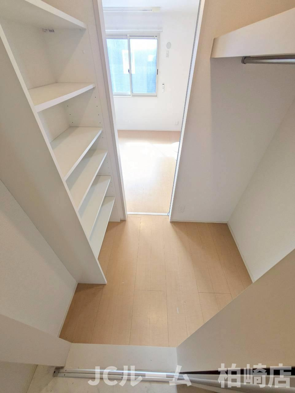 柏崎市豊町のアパートの収納