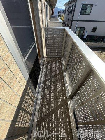 柏崎市豊町のアパートのバルコニー