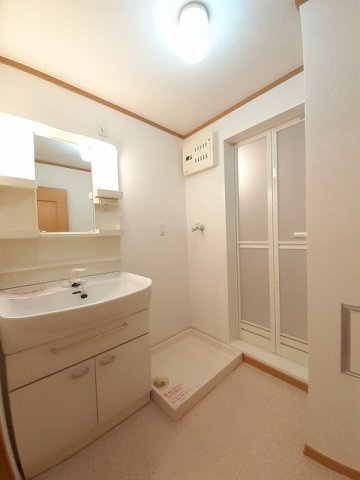 エスポワ－ル　Ⅱ号館の洗面所|コンパクトで使いやすい洗面所