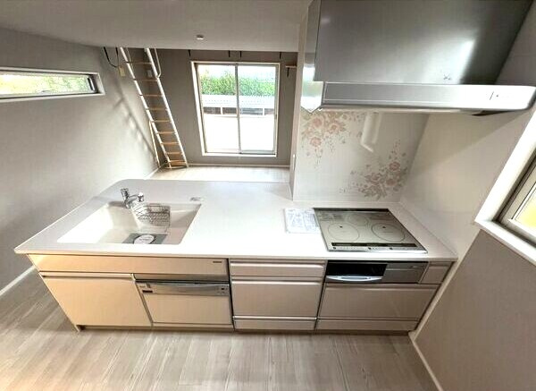千種区日和町一丁目のキッチン