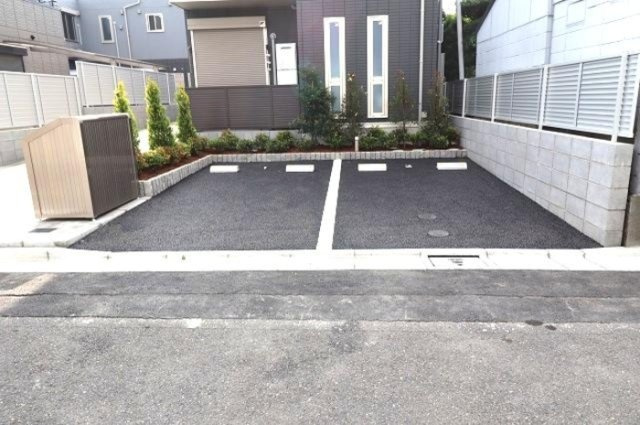 セレナの駐車場