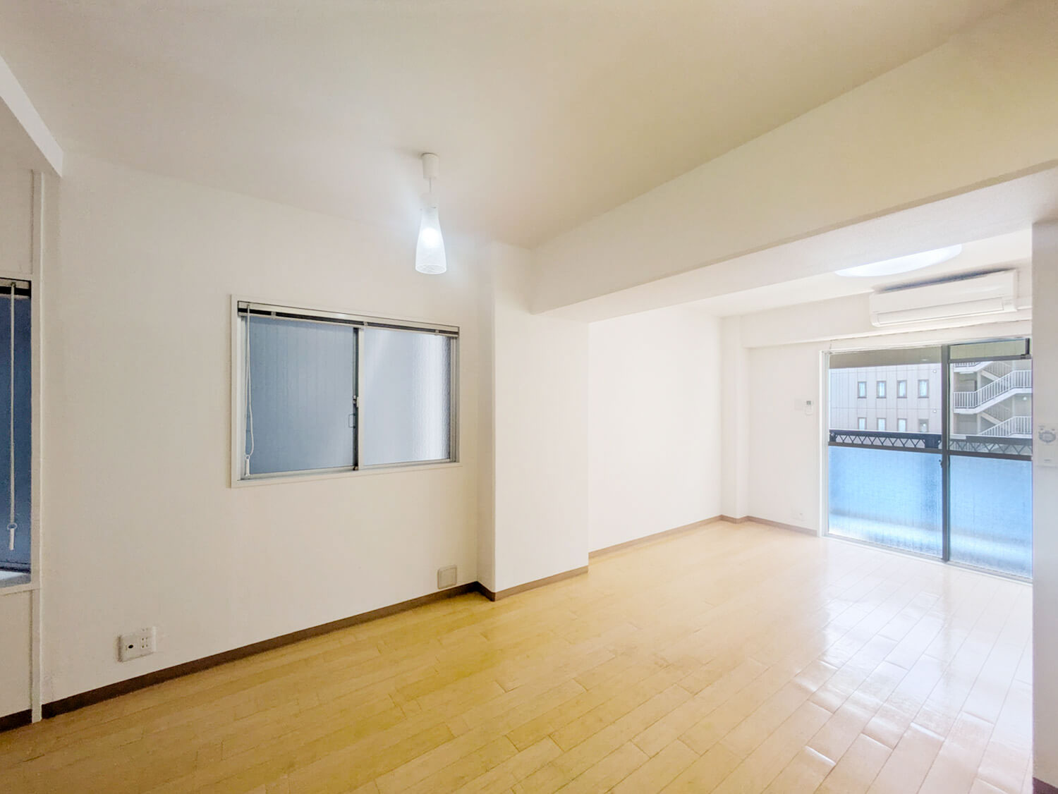 甲南第７兵庫コーポラスの居間・リビング