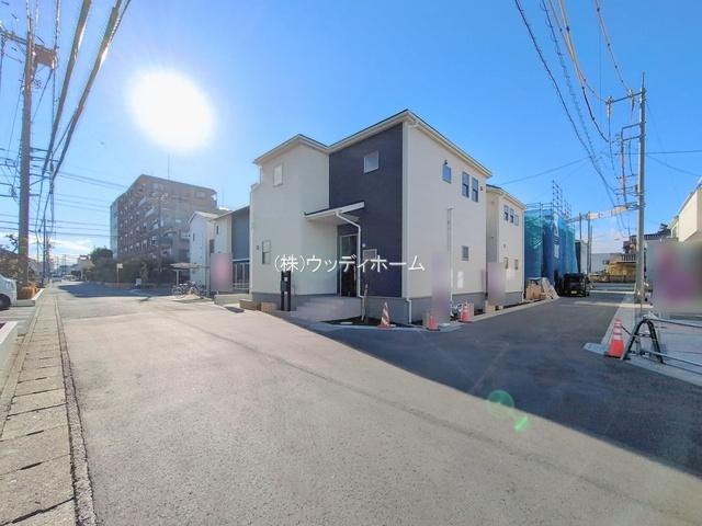 春日部市小渕　新築一戸建て　11号棟の前面道路含む現地写真