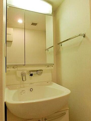 ベルペトラの洗面所|反転間取りの別号室参考写真