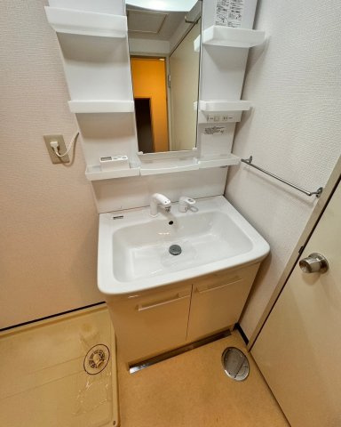 鶴見区北寺尾５丁目１棟レジデンスの独立洗面台