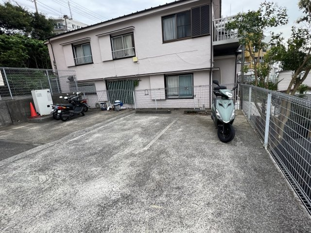 鶴見区北寺尾５丁目１棟レジデンスの駐車場
