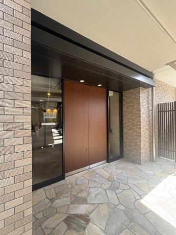 ワコーレ神戸三宮G.C.のエントランス