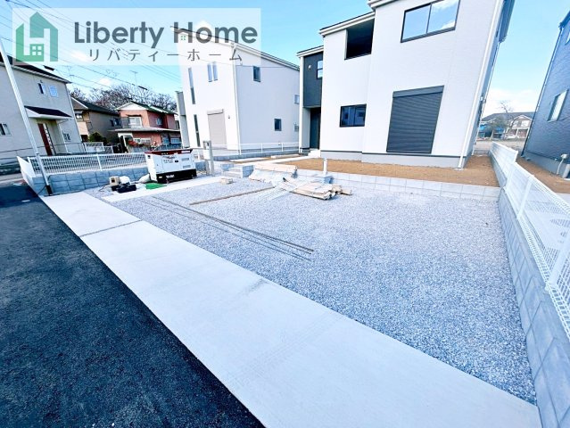 古河市鴻巣第6　新築戸建　2号棟の駐車場