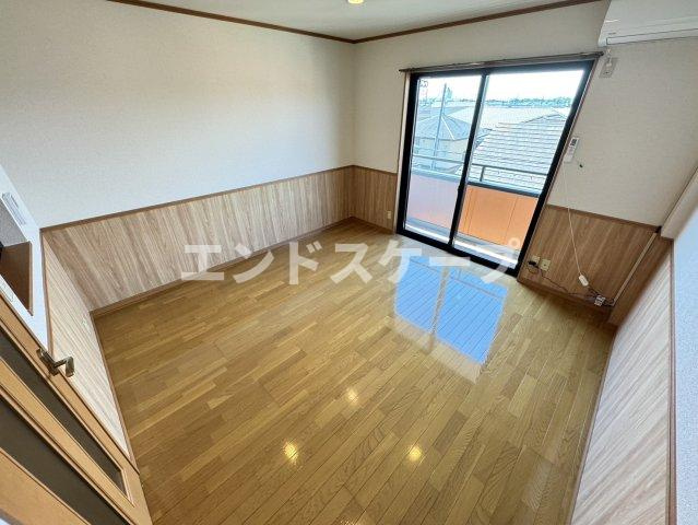 ラ・フレイズIIの居間・リビング|高崎、前橋、伊勢崎エリアのお部屋探しはエンドスケープまで！お客様の理想お聞かせ下さい♪
内装の一部が画像と異なる場合がございます。