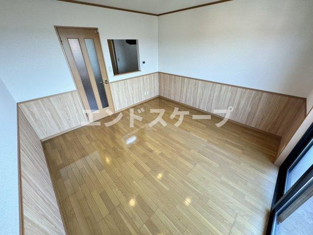 ラ・フレイズIIの居間・リビング|高崎、前橋、伊勢崎エリアのお部屋探しはエンドスケープまで！お客様の理想お聞かせ下さい♪
内装の一部が画像と異なる場合がございます。