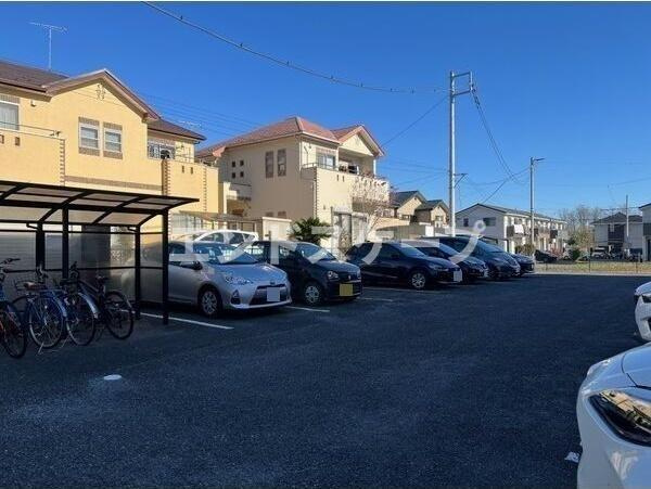 ラ・フレイズIIの駐車場|高崎、前橋、伊勢崎エリアのお部屋探しはエンドスケープまで！お客様の理想お聞かせ下さい♪