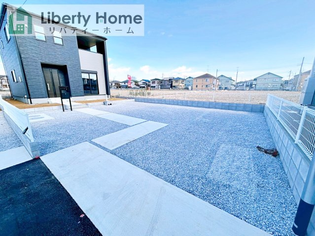 古河市鴻巣第6　新築戸建　3号棟の駐車場