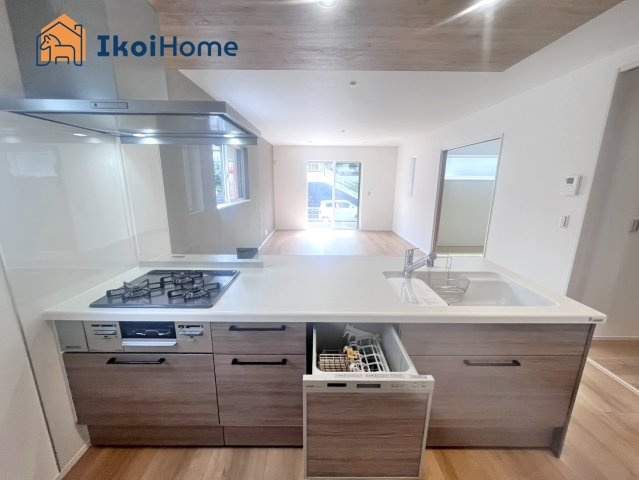 神戸市西区秋葉台2丁目　新築戸建　のキッチン|【ホームページに現地動画掲載中】●年中無休：当日予約可●食洗器付きのキッチンになります。	