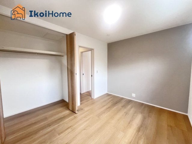 神戸市西区秋葉台2丁目　新築戸建　の寝室|【ホームページに現地動画掲載中】●年中無休：当日予約可●全室ペアガラス標準装備。通常の２倍の断熱効果