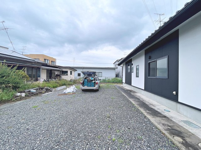 中古戸建　郡山市安積町荒井字北大部の駐車場