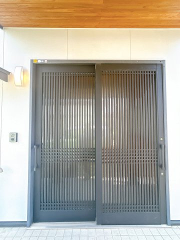 中古戸建　郡山市安積町荒井字北大部の玄関