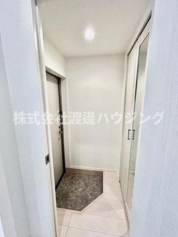 ルミエールシャルム江坂の玄関