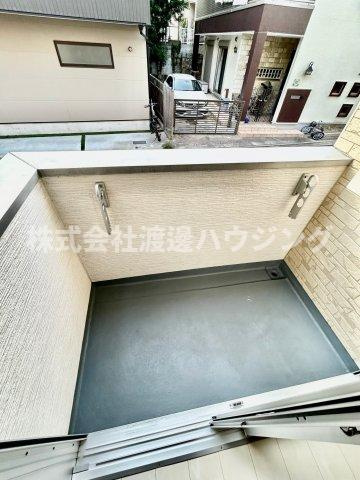 ルミエールシャルム江坂のバルコニー