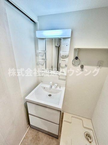 ルミエールシャルム江坂の洗面所