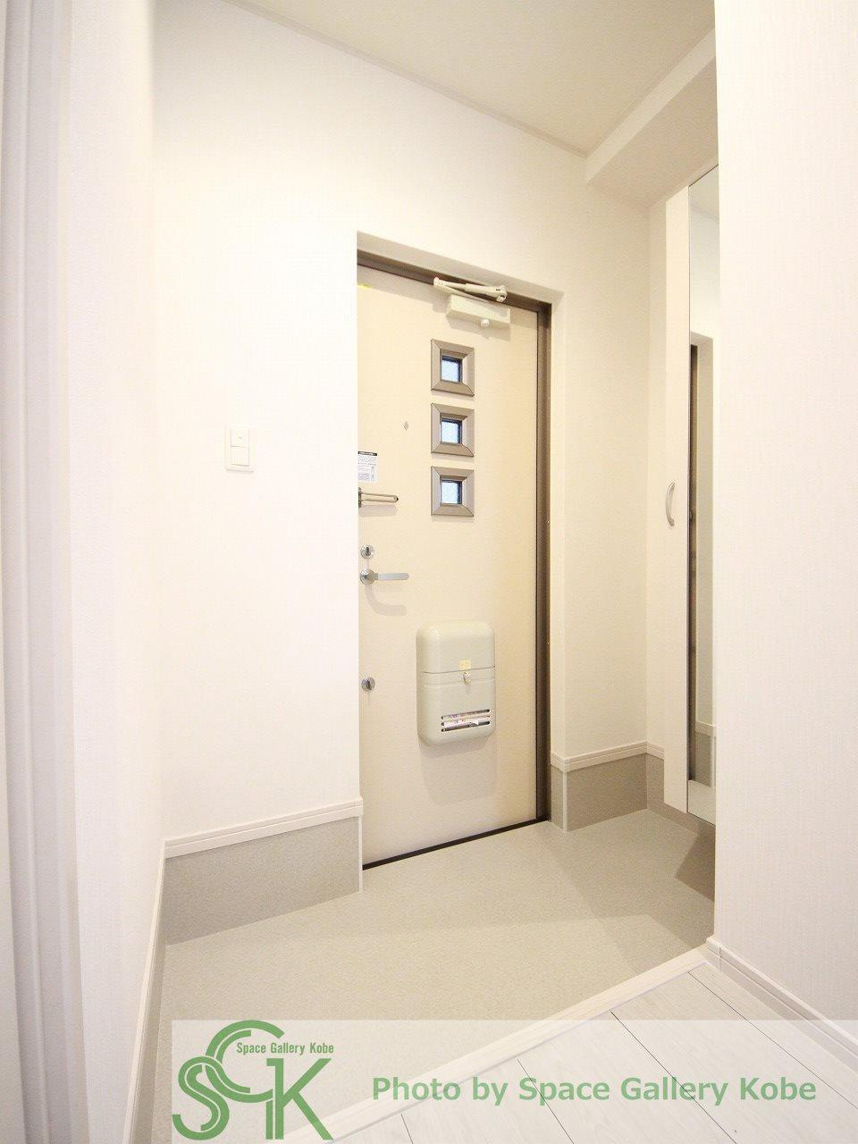 ブラウニー山手の玄関|※お部屋により仕様が異なる場合があります。