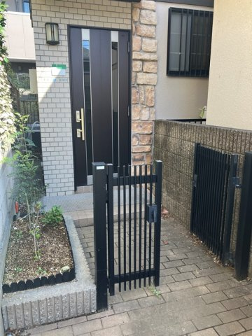 石神井台戸建のエントランス