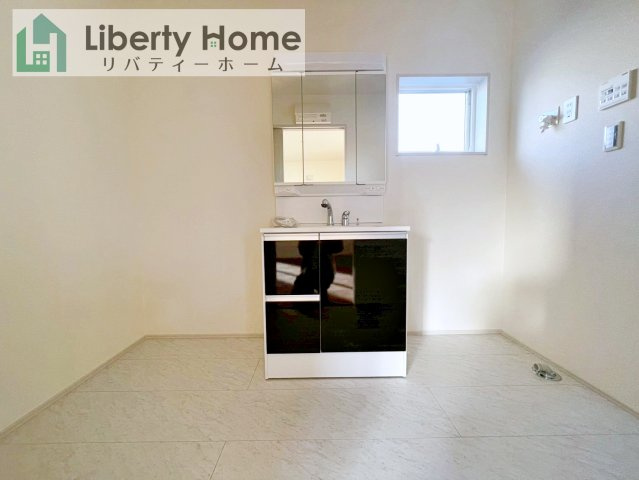 古河市鴻巣第6　新築戸建　4号棟のキッチン