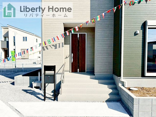 古河市鴻巣第6　新築戸建　4号棟のエントランス