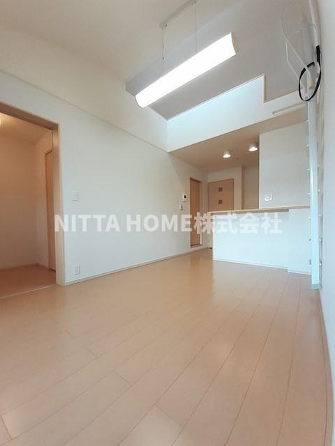 セレーノ今宮の居間・リビング|リビングは9帖です♪