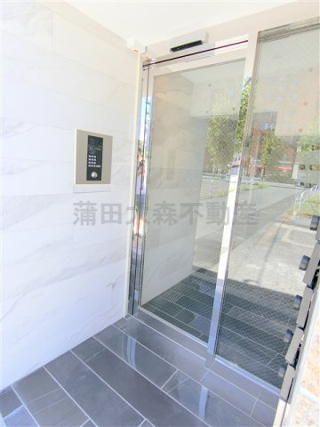 アーバンステージ大森西のエントランス