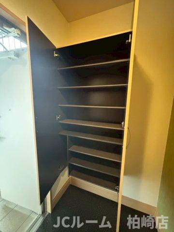 柏崎市豊町のアパートの収納