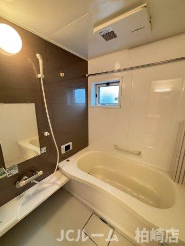 柏崎市豊町のアパートの浴室