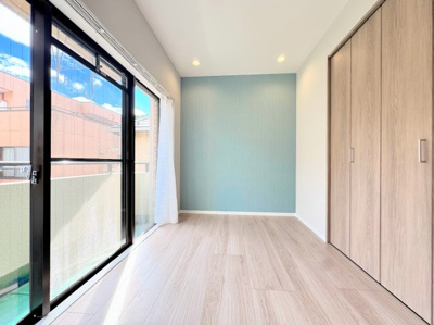 【内観：施工例】 | 相模原リリエンハイム C号棟 | ◆柔らかい陽光が差し込む明るいお部屋を演出する設計。彩光の取れる窓が気持ちの良いお部屋を創り上げます。(モデルハウス写真)