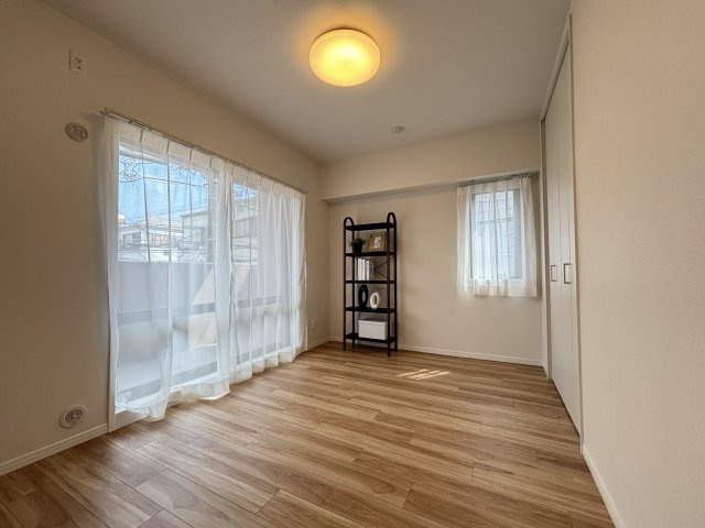 エヴァーグリーン船堀の洋室