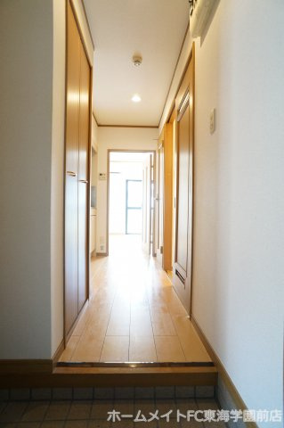 熊本市東区尾ノ上１丁目の賃貸マンションの玄関