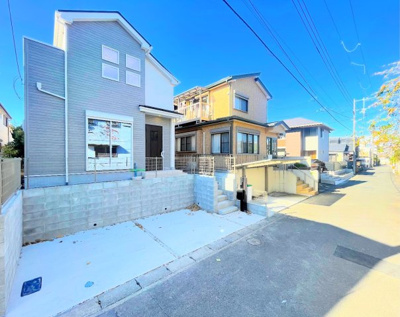 【前面道路含む現地写真】 | ◆横浜市港南区芹が谷　新築戸建て◆ | ◆前面道路も幅員があり車の運転も安心！前面道路は閑静な住宅地。車通りの少ない道路です。お子様にも安心です。