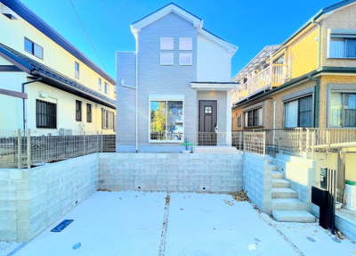 【外観】 | ◆横浜市港南区芹が谷　新築戸建て◆ | ◆一戸建てを中心とした街並みが整然と続き、周辺は高い建物が建っていないので、緑の多い閑静な趣を感じる環境です。街並みや周辺環境も重要なポイントです！！