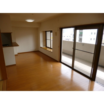 【居間・リビング】 | ランドゥールシティ久留米 | リビングです