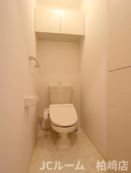 柏崎市比角１丁目のアパートのトイレ