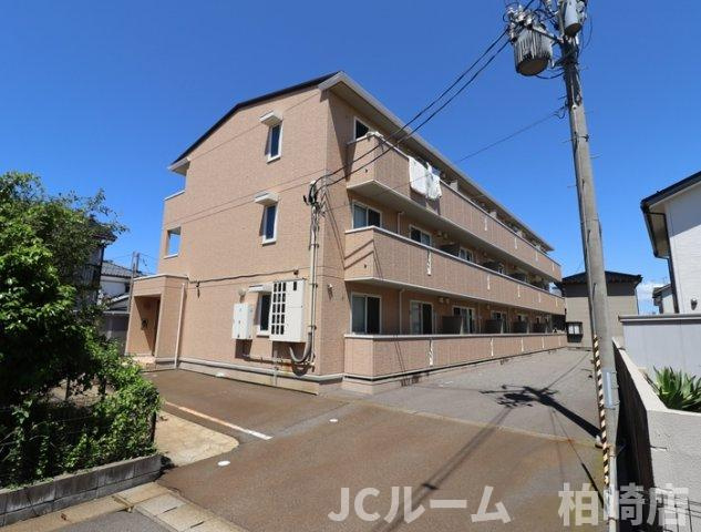 柏崎市比角１丁目のアパート
