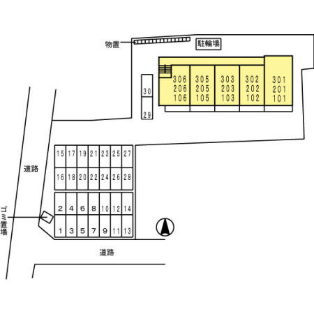柏崎市比角１丁目のアパートの駐車場