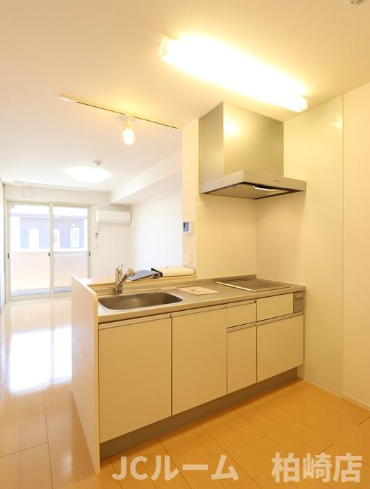 柏崎市比角１丁目のアパートのキッチン