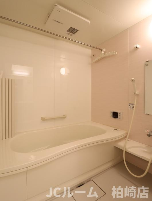 柏崎市比角１丁目のアパートの浴室