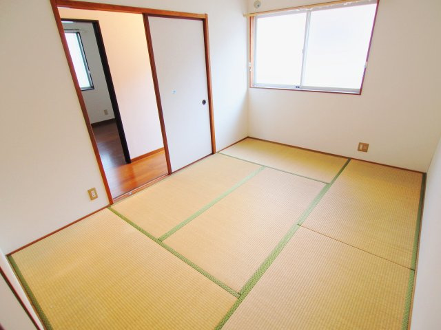 石田アパート３の和室